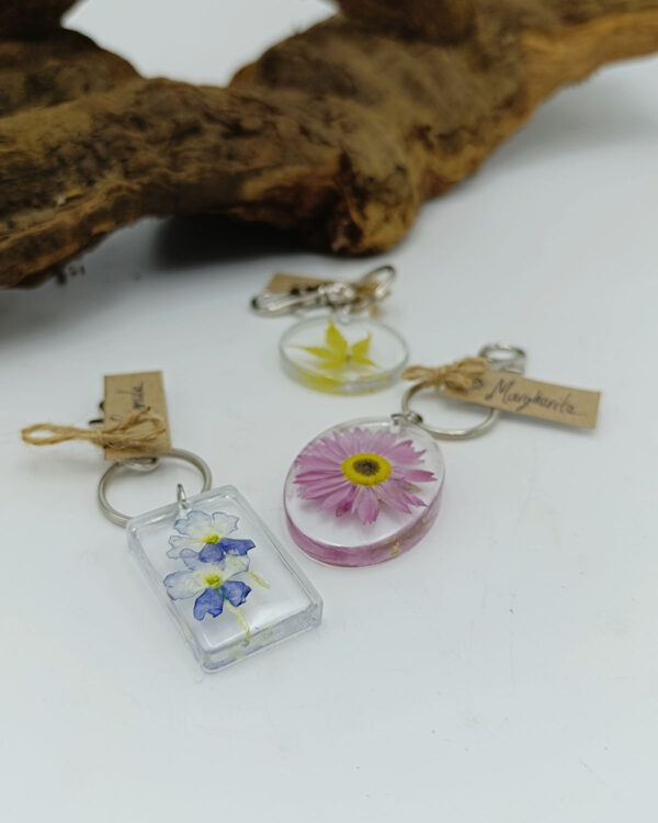Portachiavi artigianale con fiori